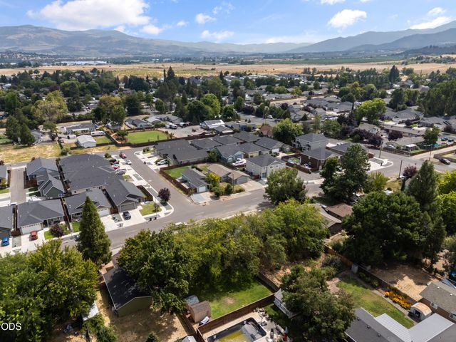 1827 Lillian Street, Medford, OR 97501