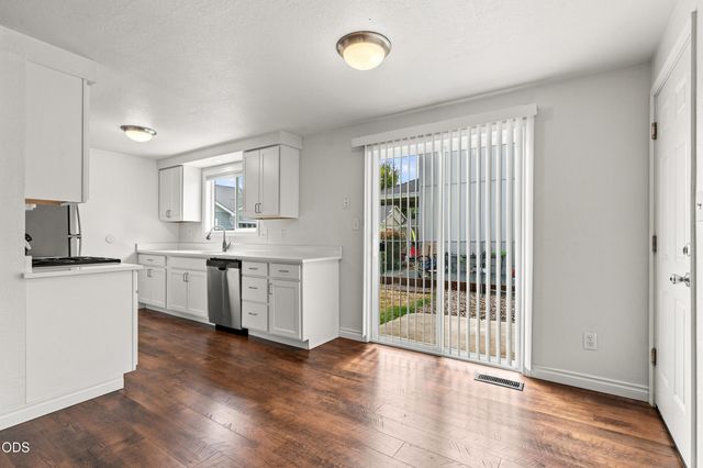 1827 Lillian Street, Medford, OR 97501