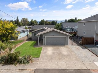 1827 Lillian Street, Medford, OR 97501