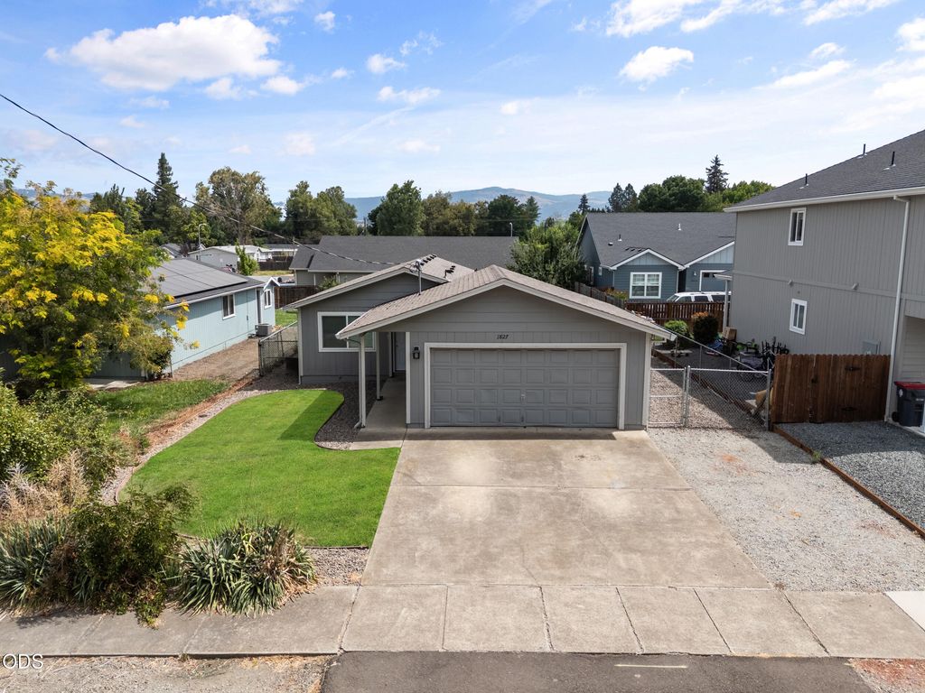 1827 Lillian Street, Medford, OR 97501