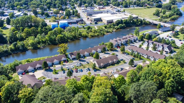 722 Tioga Park 722, Big Rapids, MI 49307