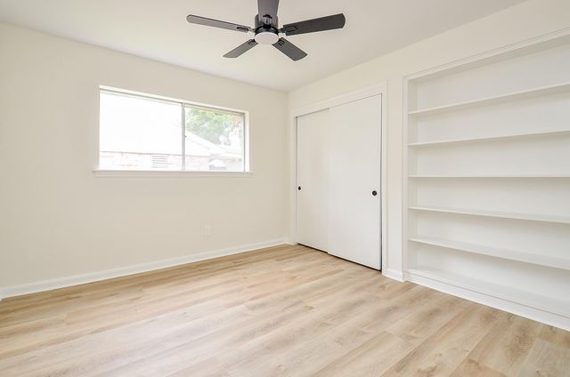 10623 Longmont Drive, Houston, TX 77042