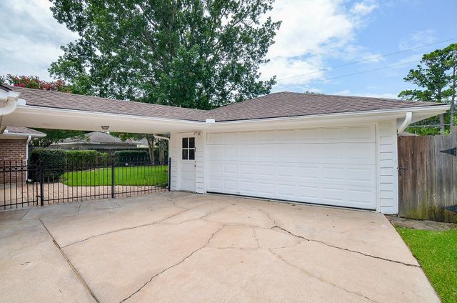 10623 Longmont Drive, Houston, TX 77042