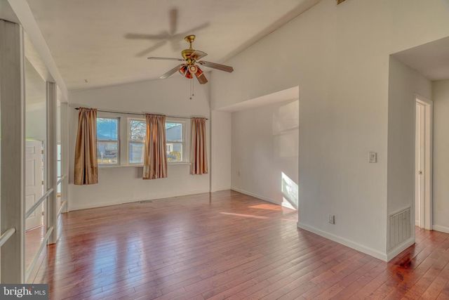 619 HOLLY LN, Mount Holly, NJ 08060