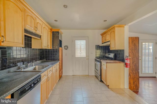 619 HOLLY LN, Mount Holly, NJ 08060