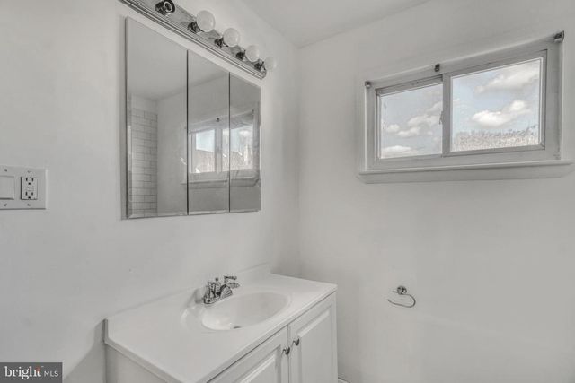 619 HOLLY LN, Mount Holly, NJ 08060