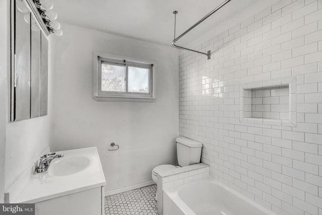 619 HOLLY LN, Mount Holly, NJ 08060