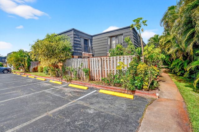 136 Woodland Road, Palm Springs, FL 33461