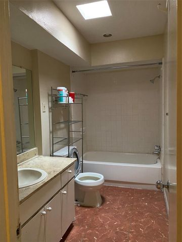 2601 Marilee Lane 1, Houston, TX 77057