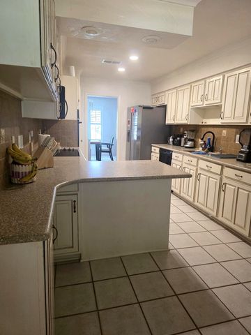 355 35th Street SE, Paris, TX 75460