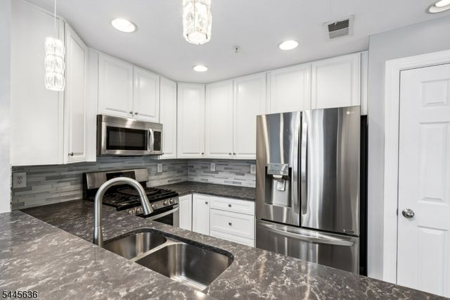 811 Donato Cir, Scotch Plains Twp., NJ 07076