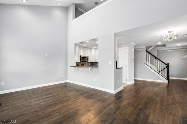 811 Donato Cir, Scotch Plains Twp., NJ 07076