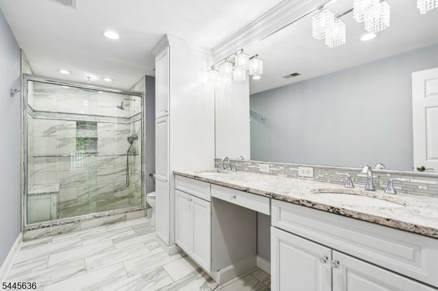 811 Donato Cir, Scotch Plains Twp., NJ 07076