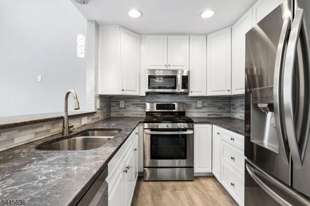 811 Donato Cir, Scotch Plains Twp., NJ 07076