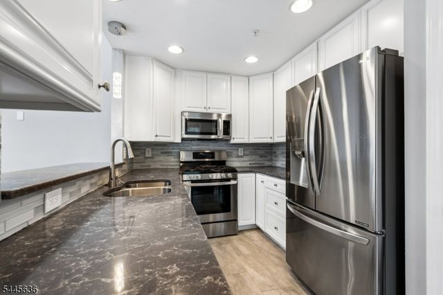 811 Donato Cir, Scotch Plains Twp., NJ 07076