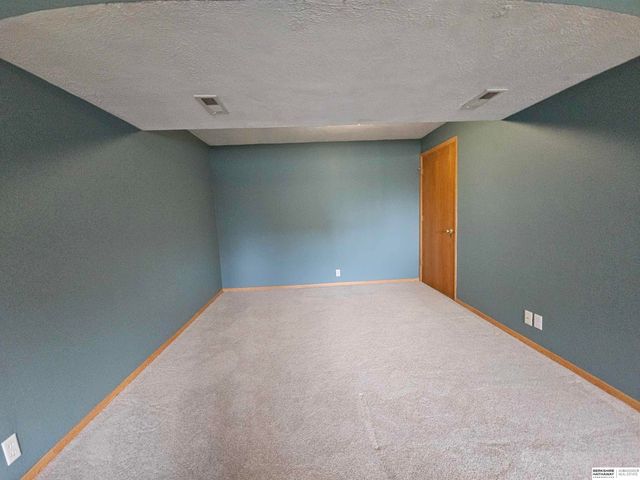 11117 Martin Avenue, Omaha, NE 68164