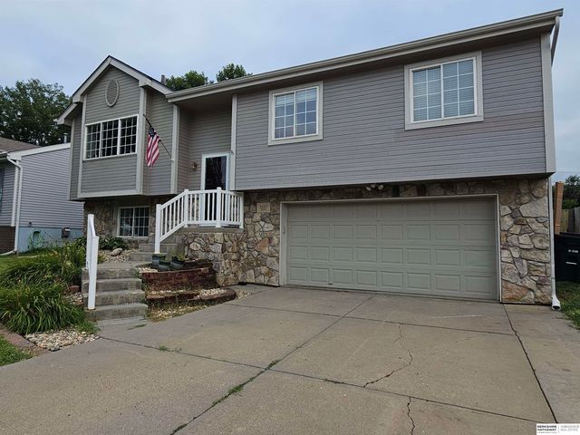 11117 Martin Avenue, Omaha, NE 68164