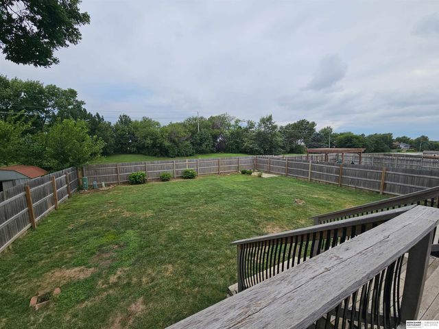 11117 Martin Avenue, Omaha, NE 68164