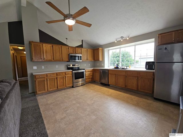 11117 Martin Avenue, Omaha, NE 68164