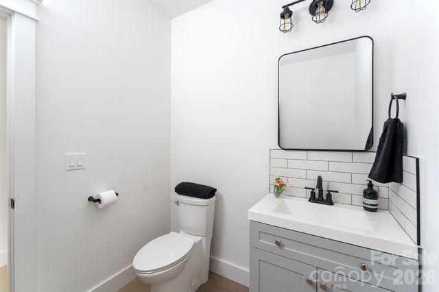 808 Maybank Drive, Hendersonville, NC 28739