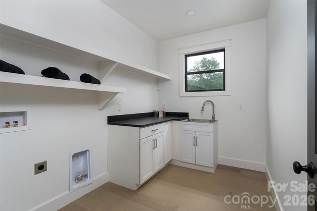 808 Maybank Drive, Hendersonville, NC 28739