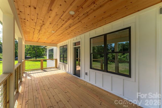 808 Maybank Drive, Hendersonville, NC 28739
