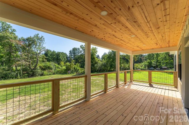 808 Maybank Drive, Hendersonville, NC 28739