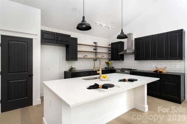808 Maybank Drive, Hendersonville, NC 28739