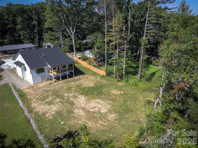 808 Maybank Drive, Hendersonville, NC 28739