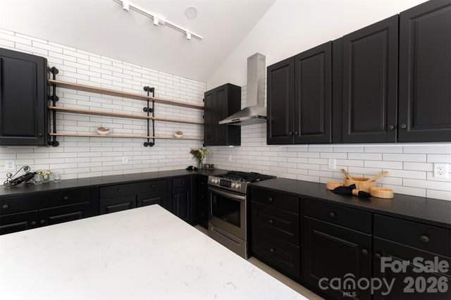 808 Maybank Drive, Hendersonville, NC 28739