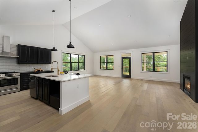 808 Maybank Drive, Hendersonville, NC 28739