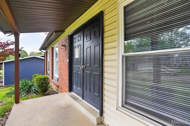 6349 Honey Bee Court, Florissant, MO 63033