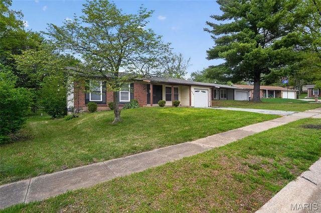6349 Honey Bee Court, Florissant, MO 63033