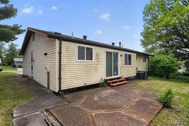 6349 Honey Bee Court, Florissant, MO 63033