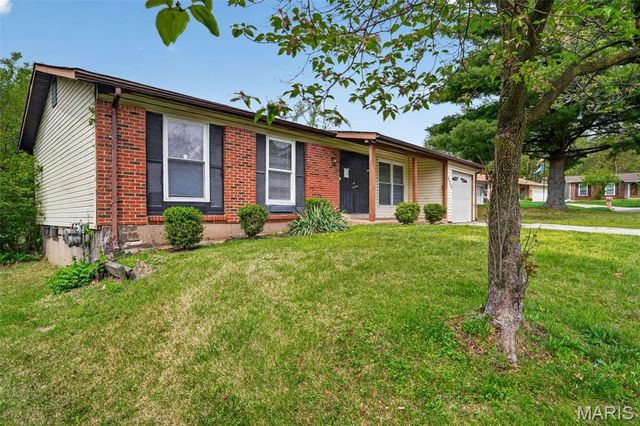 6349 Honey Bee Court, Florissant, MO 63033