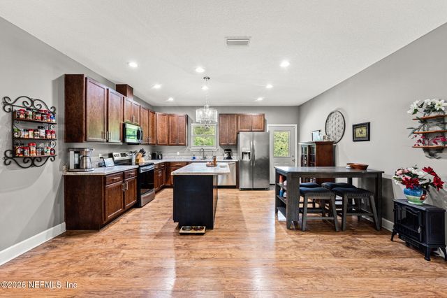 236 S 7TH Street, Macclenny, FL 32063