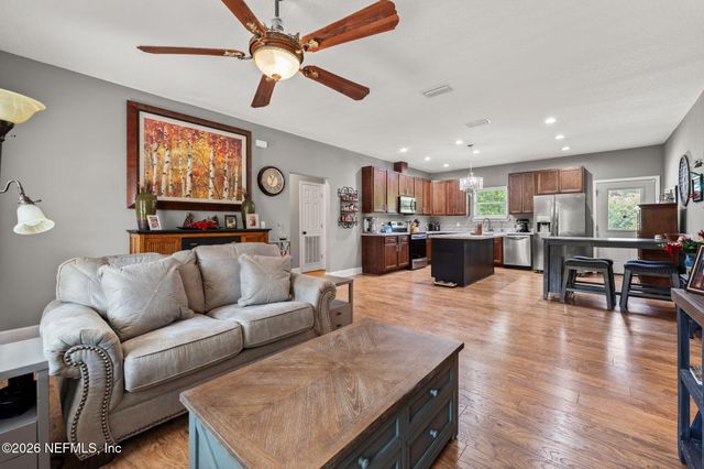 236 S 7TH Street, Macclenny, FL 32063