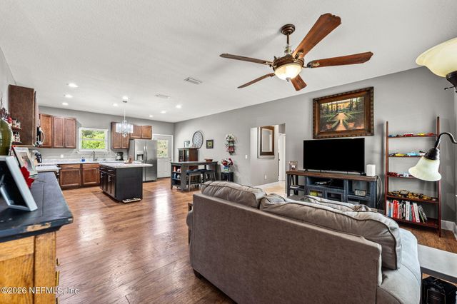 236 S 7TH Street, Macclenny, FL 32063