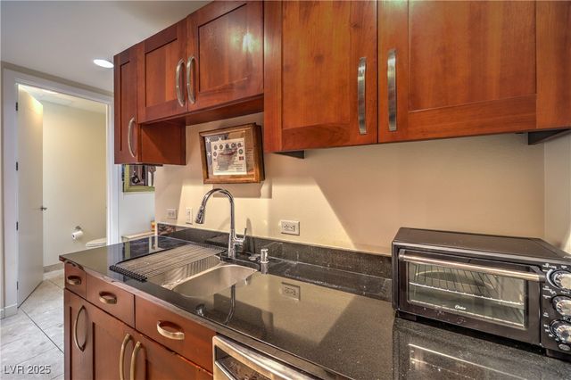 4525 Dean Martin Drive 802, Las Vegas, NV 89103