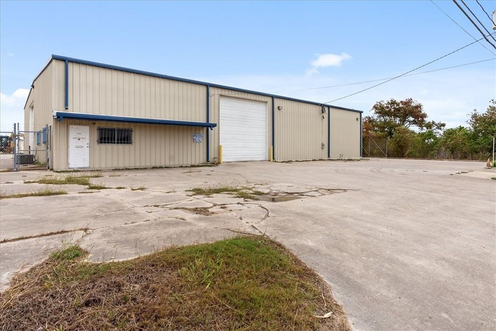 820 Mcbride, Corpus Christi, TX 78408 — photo 2