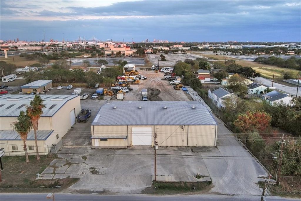 820 Mcbride, Corpus Christi, TX 78408 — photo 4