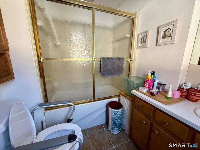 9 Dara Lane, Granby, CT 06060