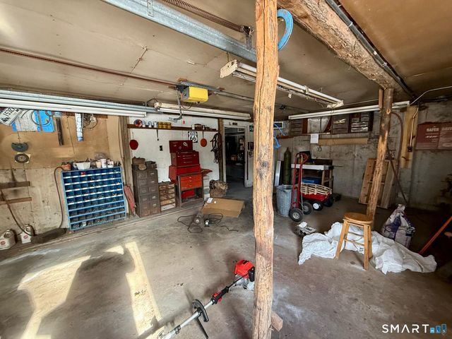 9 Dara Lane, Granby, CT 06060