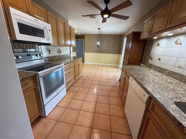6752 DENNISON AVENUE, North Port, FL 34287