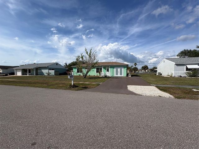 6752 DENNISON AVENUE, North Port, FL 34287