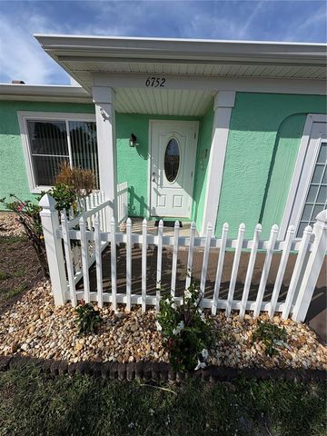 6752 DENNISON AVENUE, North Port, FL 34287