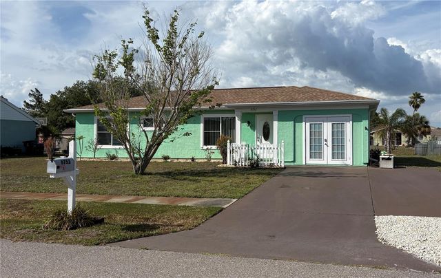 6752 DENNISON AVENUE, North Port, FL 34287