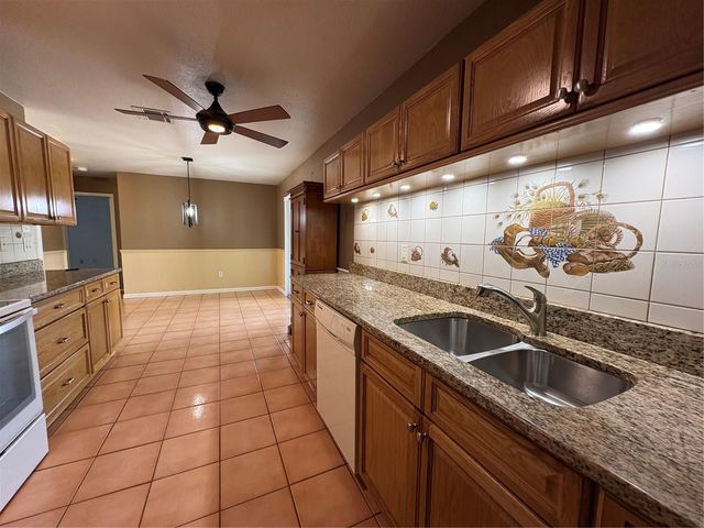 6752 DENNISON AVENUE, North Port, FL 34287