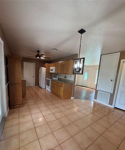 6752 DENNISON AVENUE, North Port, FL 34287