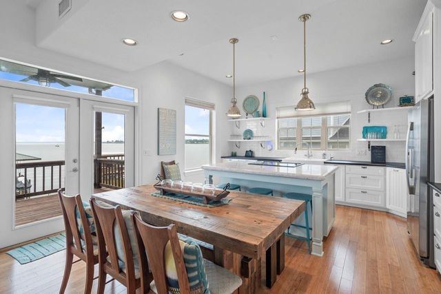 650 Dove Island, Livingston, TX 77351